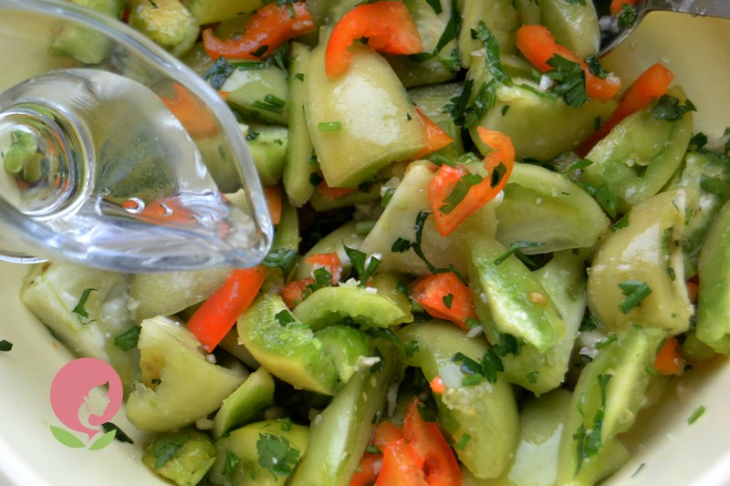 маринованный салат из зеленых помидор рецепт в домашних условиях