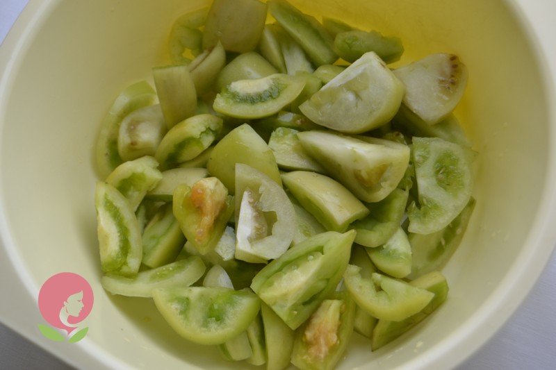 маринованный салат из зеленых помидор