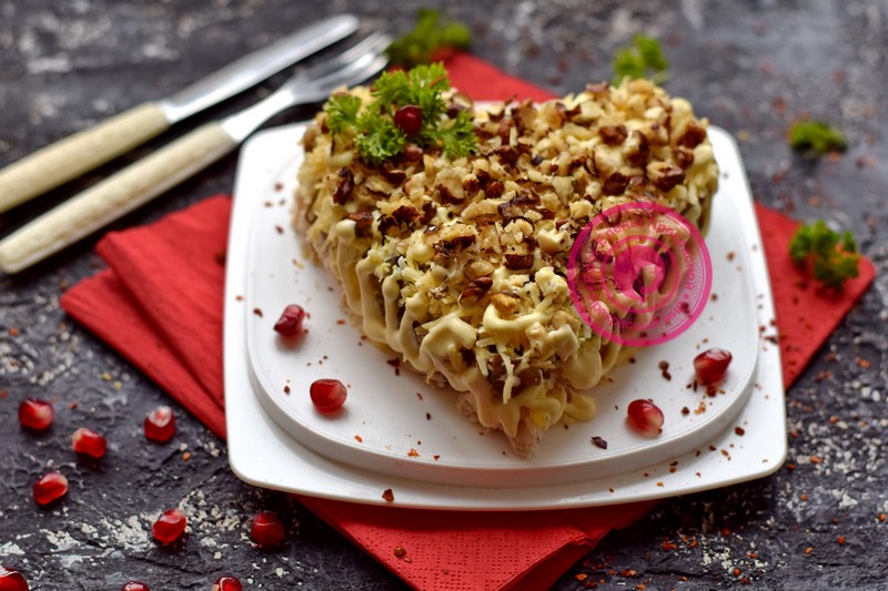 салат с грецкими орехами в виде сердца рецепт на праздничный стол