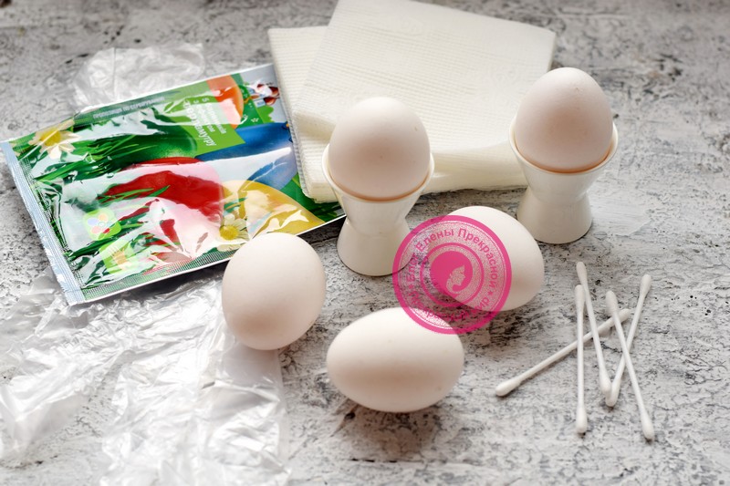 как покрасить яйца салфетками