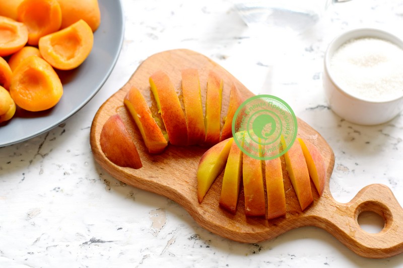 компот из абрикосов и персиков на зиму рецепт с фото