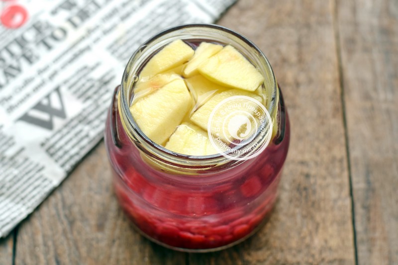 компот из яблок и красной смородины на зиму рецепт в домашних условиях